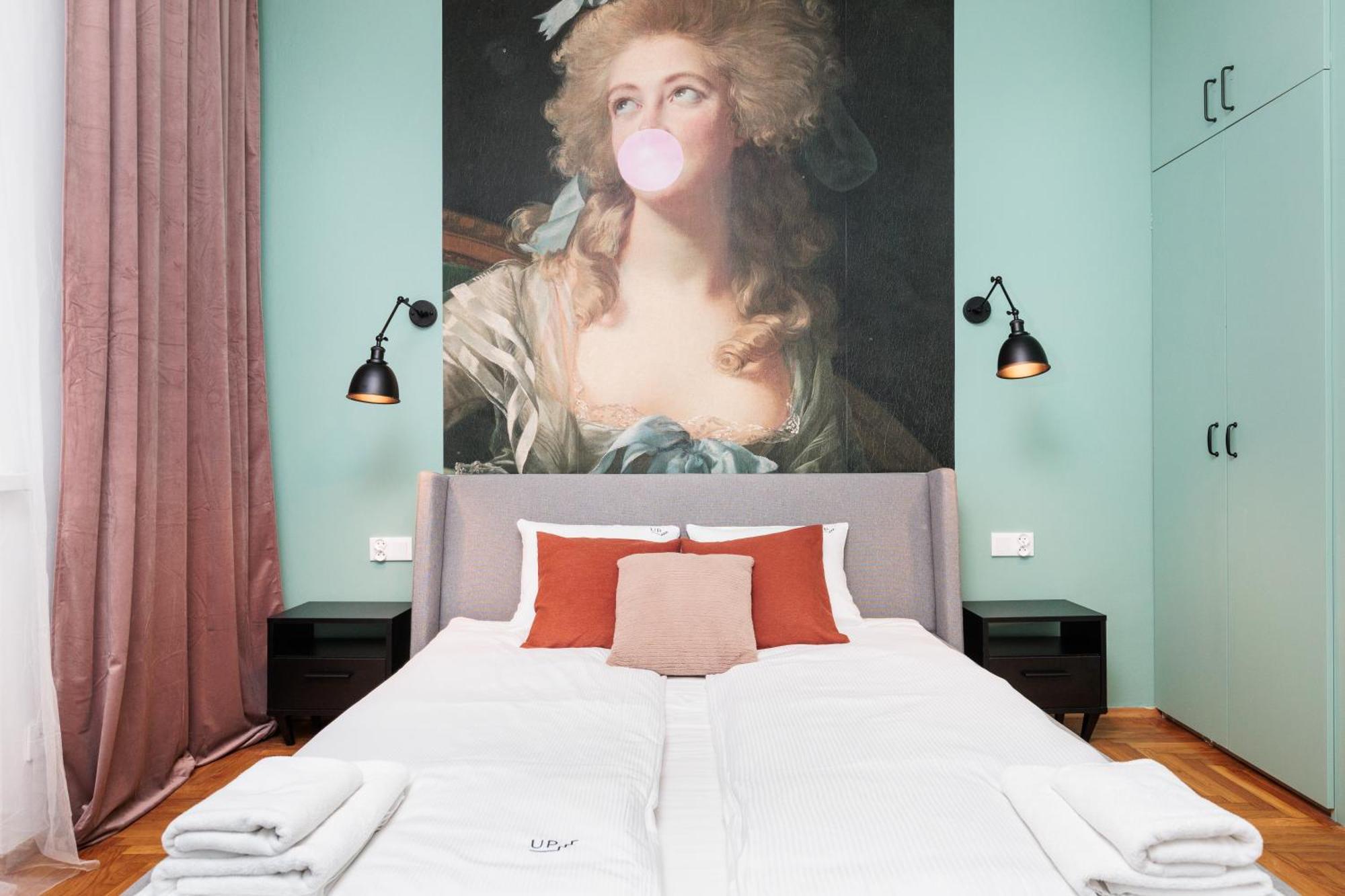 Appartamento Retro Glamour With A Modern Edge - By Upstairs