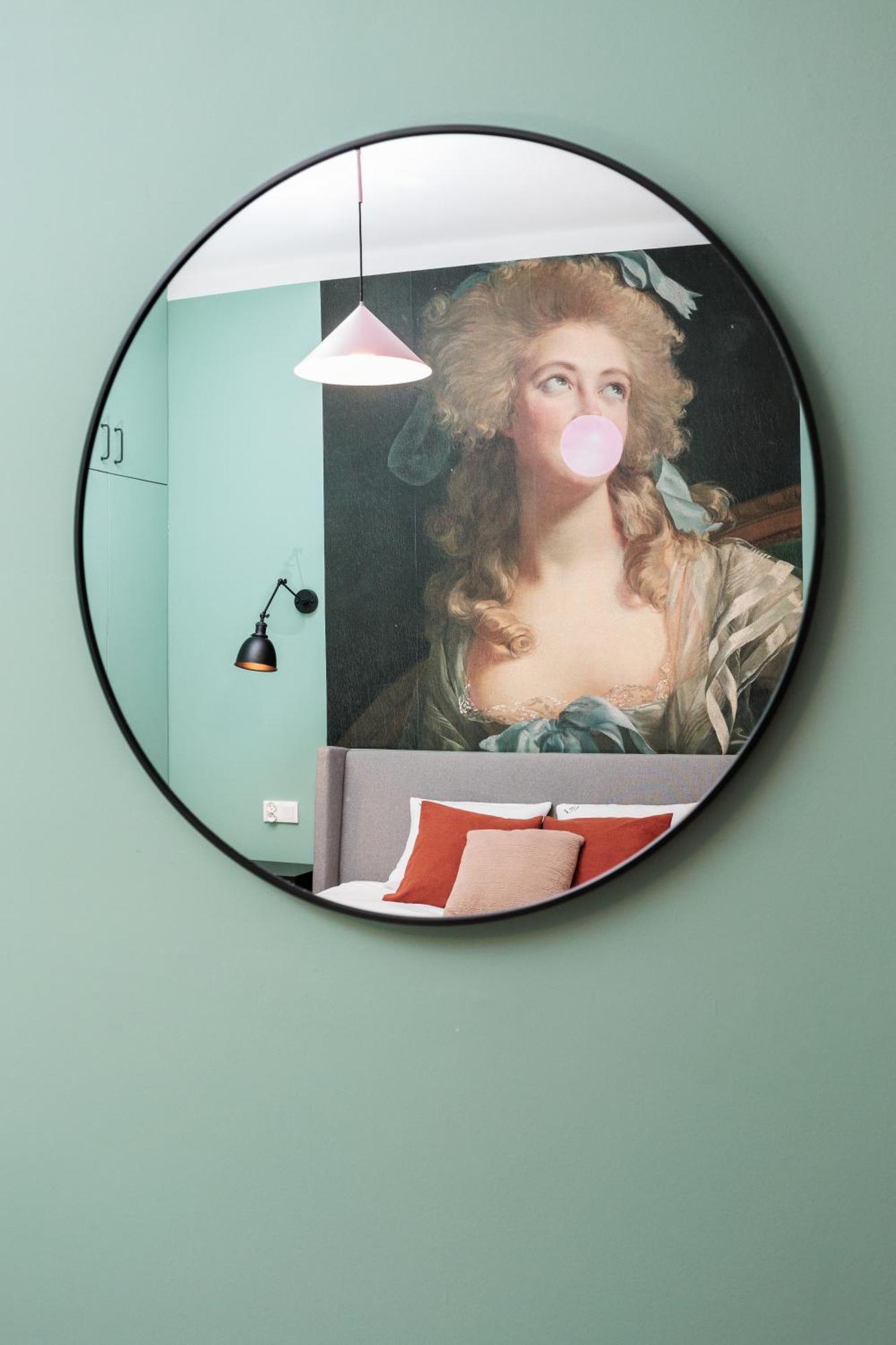 Retro Glamour With A Modern Edge - By Upstairs Appartamento Cracovia