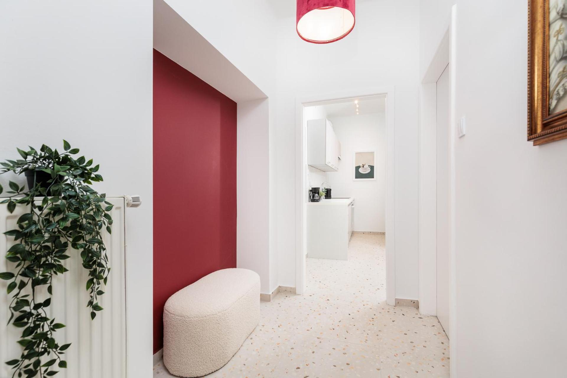 Retro Glamour With A Modern Edge - By Upstairs Appartamento Cracovia